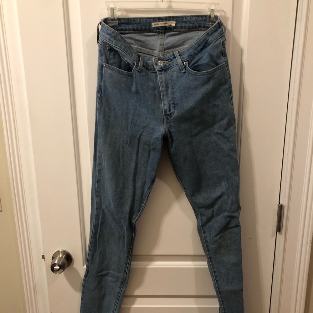 Levi's straight leg skinny jeans